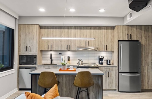 Navy Yard Apartment | Pet-Friendly Haven | Kitchen & Rooftop Views | Perfect for Extended Stays
