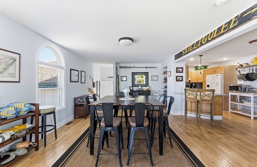 North Cape May House | Pet-friendly Home Just One Block From The Delaware Bay