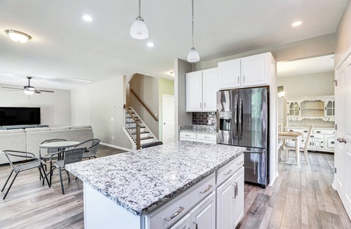Ladson House | Pet-Friendly Ladson Home: 23 Mi to Charleston!