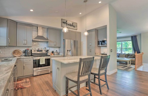 Mount Victoria House | Pet-Friendly Mechanicsville Retreat w/Deck!
