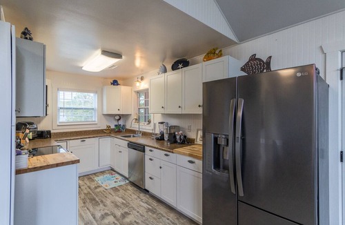 Carova Beach House | Pet-Friendly Oceanside Home on the Beautiful 4x4 Beaches