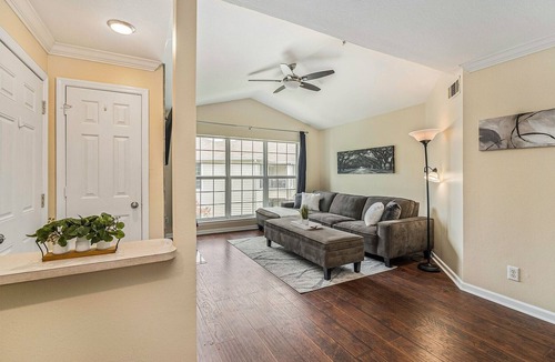 Charleston Condo | Pet Friendly One Bedroom with Pool - Close to Downtown