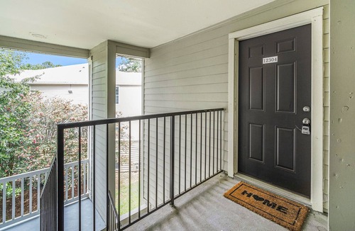 Charleston Condo | Pet Friendly One Bedroom with Pool - Close to Downtown