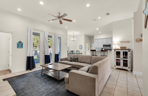 Gulf Pines House | Pet Friendly 🐾 Private Pool | 4 Bikes Included 🚲 Beach Retreat