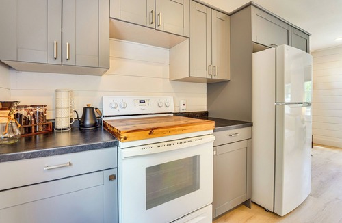Lansing House | Pet Friendly Tiny Home w/Deck: Close to MSU