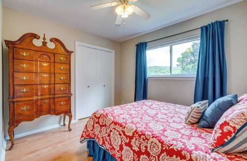 Westlake Highlands House | Pet-Friendly Townhome w/ Deck Near Downtown Austin