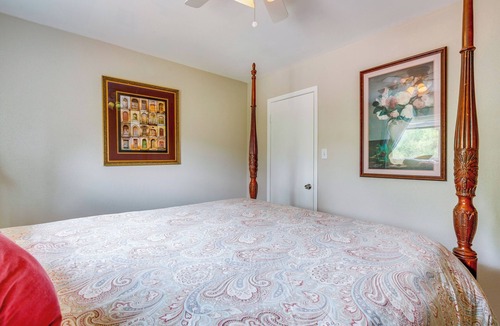Westlake Highlands House | Pet-Friendly Townhome w/ Deck Near Downtown Austin