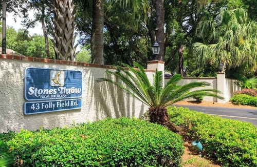 Folly Field Condo | Pet Friendly Folly Field Beach Stones Throw Villa 3 bed 2 & one half bath