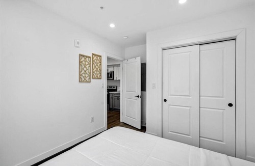 Petworth Bed & Breakfast | Petworth Urban Stay with Balcony and DC Views