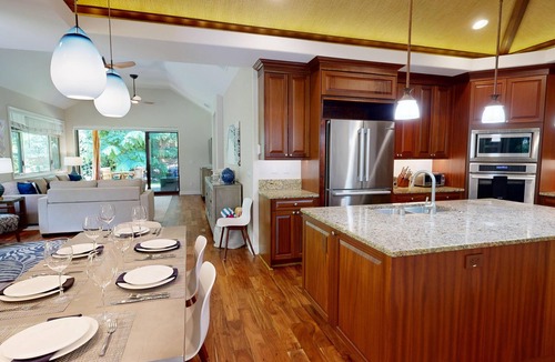 Kulalani House | ❤️PiH❤️ Coco Cabana ~ Hilton Pool & Waterslide Passes ★ Newly Decorated ★ Bikes