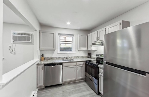Newark Apartment | Pine Brook 416 I Corporate 1.5Br Apartment ! Pool