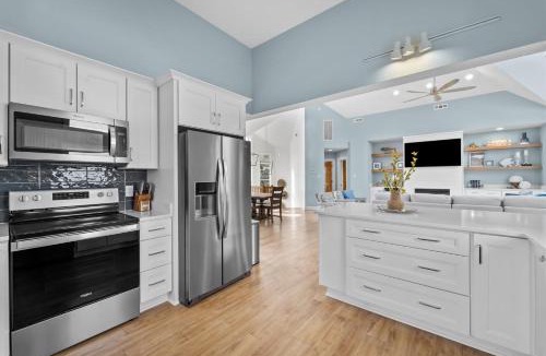 Pine Island House | Pine Island Perfection - 3min to beach with pool spa