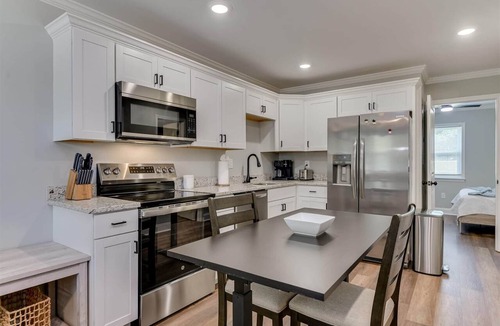 Peach Orchard Apartment | Pines at 5 Corporate Furnished Rentals Suite 212