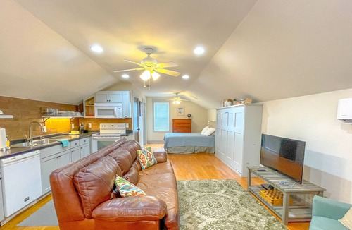 Kings Grant Apartment | Piper's Paradise Studio