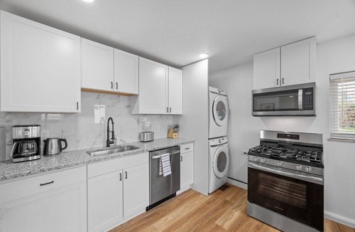 Millvale Apartment | Pittsburgh/Millvale Modern & Cozy 1BD w/Parking