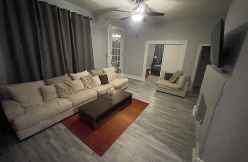 Commerce Apartment | ¡Place on Park St!