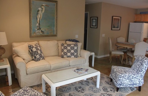 Paia Cottage | Plantation Style cottage short walk to beach and town nPermit STPH2013/0004