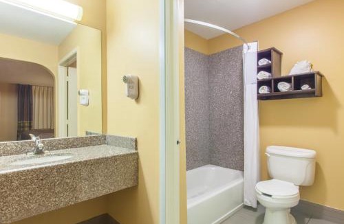 Barker Hotel | Platinum Inn