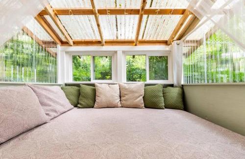 Honaunau-Napoopoo House | PonoMana Oasis's - Koi Cottage