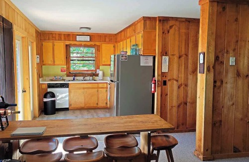 Burks Fork Cabin | Pontificator's Perch Cabin by Buffalo Mtn Getaway