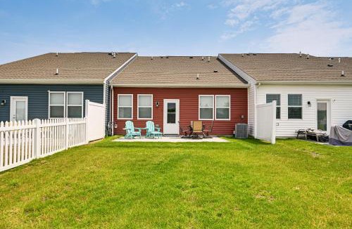 Frankford House | Pool Access & Beach Shuttle: Millville Townhome!
