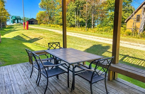 Hidden Valley Condo | Pool Access | Fireplace, Deck & A/C