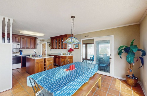 Avoca House | Pool, Dock! Group Getaway on Chowan River