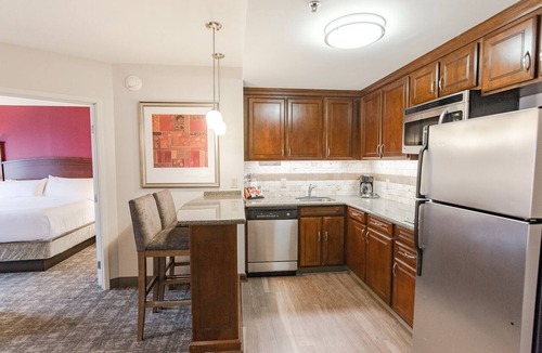 Wilmington Apartment | Pool. Free Breakfast. Gym. Near Wrightsville Beach + Perfect for Groups!