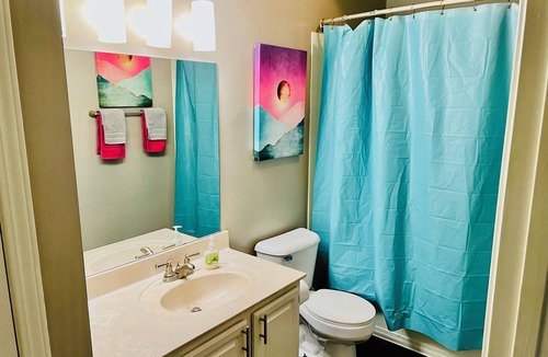Buford Highway Apartment | Pool, Gym, BBQ Grill, LUX, Near ZOO, Aquarium