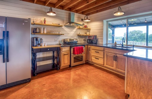 Brenham Cottage | ★ Pool, HotTub- Cardinal Cottage, RoundTop/Brenham