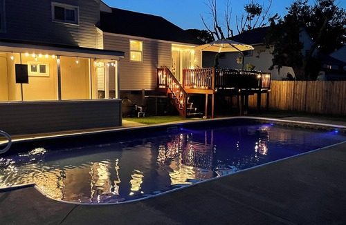 Newport News House | Pool House