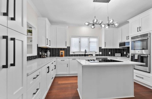 Savannah House | Pool Oasis by Tybee & Downtown Savannah