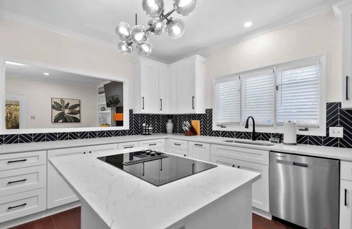 Savannah House | Pool Oasis by Tybee & Downtown Savannah