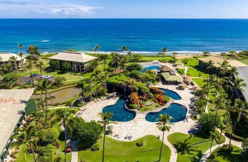 Hanamaulu Apartment | Pool Oceanview Room, 4 star Beachfront Resort, King Bed, Lanai, AC, Pool, Restaurant, Gym, Spa