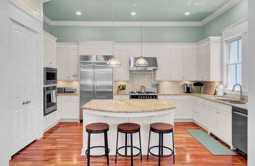 Isle of Palms House | POOL, ROOF DECK, ELEVATOR, 5 MIN TO THE SURF!