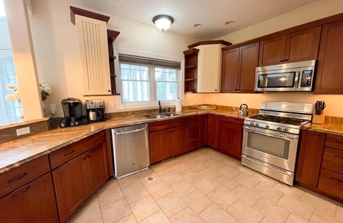 Villas House | Poolside Bay Haven: POOL IS OPEN UNTIL OCT 12! Family & Pet Friendly!