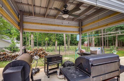 Jefferson House | Poolside Bliss! Family Home 1 Mi to Dtwn Jefferson