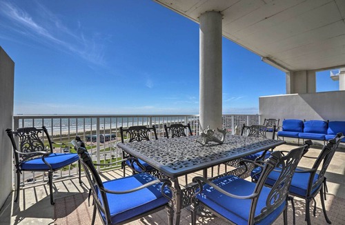 Galveston Condo | Poolside Fun & Beachfront Views! Galveston Condo