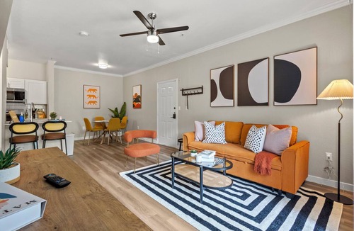 Dallas Apartment | Poolside Luxury 1BR | Pool, Gym & BBQ | Med District