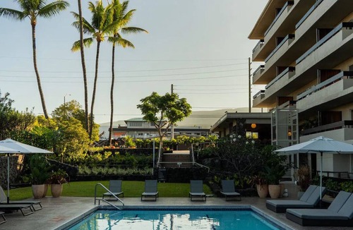 Historic Kailua Village House | Poolside Peace Meets Island Play—Your Kona Getaway Starts Here l 4 Rooms