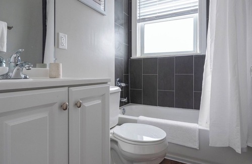 Washington Apartment | PoplarHouse 1BD+Den 14