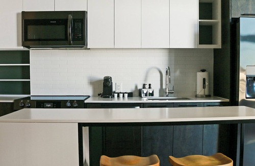 Southwest Apartment | PoplarHouse 1BD+Den 5