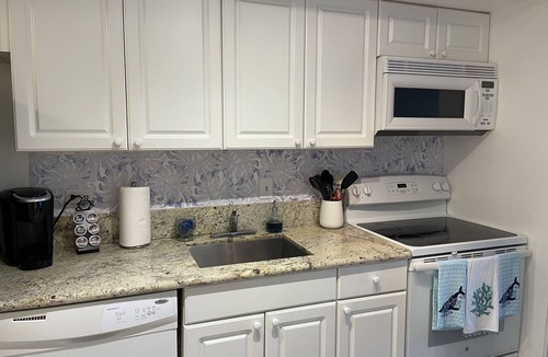 Kaanapali Condo | Popular 5 Star Studio Weekly & Monthly Discounts, Beach Cabana, Walk to Whalers