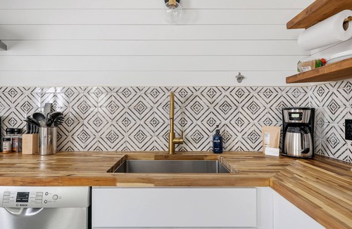 Old Village House | Posh Old Village Townhome | Stylish Escape