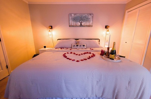Wake Forest House | Premier Homestead Retreat on 1.5 Acres: Pets, Spa, Firepit, Chickens, King, Gym