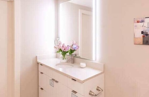 Downtown Jackson Apartment | Premium Studio Summar