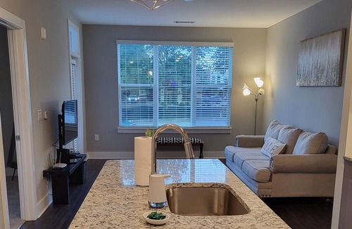 Northeast Raleigh Apartment | Prime location near Downtown *Smart TV WIFI W/D*