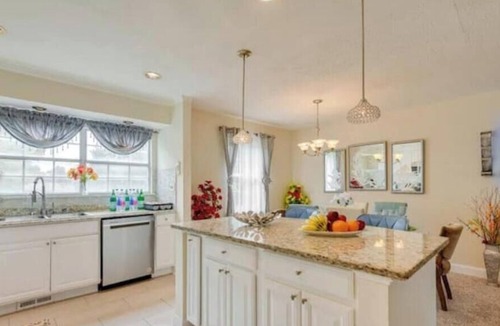 Oxon Hill-Glassmanor Bed & Breakfast | Prime location! Hurry this deal won’t last long!
