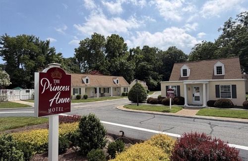Williamsburg Hotel | Princess Anne Hotel, SureStay Collection by Best Western