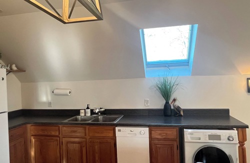 Hollywood Apartment | Private 1 BR Woodland Getaway